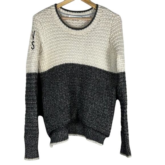 Victoria's Secret Sweaters - Victoria’s Secret Sweater Womens XS Gray Cream Colorblock Knit Logo Sleeve Cozy